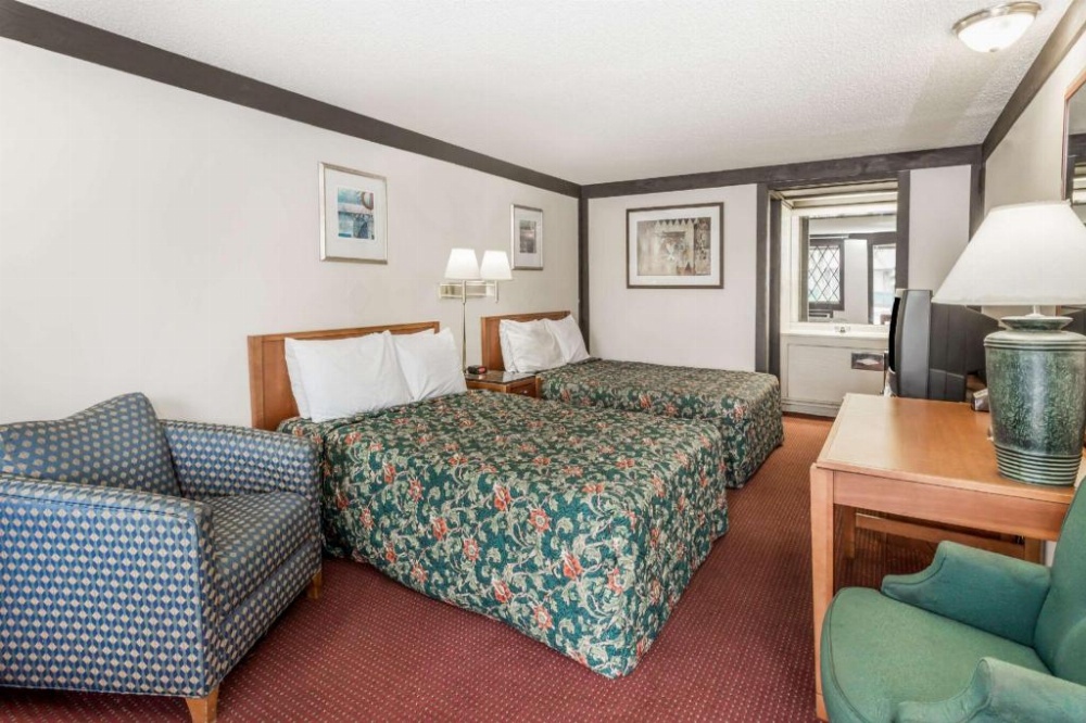 Knights Inn Racine Image 24