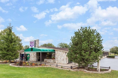 Knights Inn Racine image 43