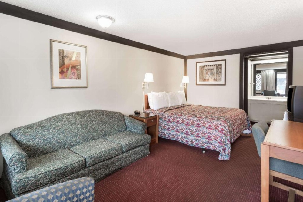 Knights Inn Racine Image 6
